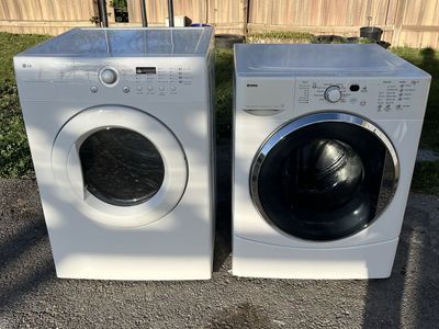 Washer and dryer set in great condition