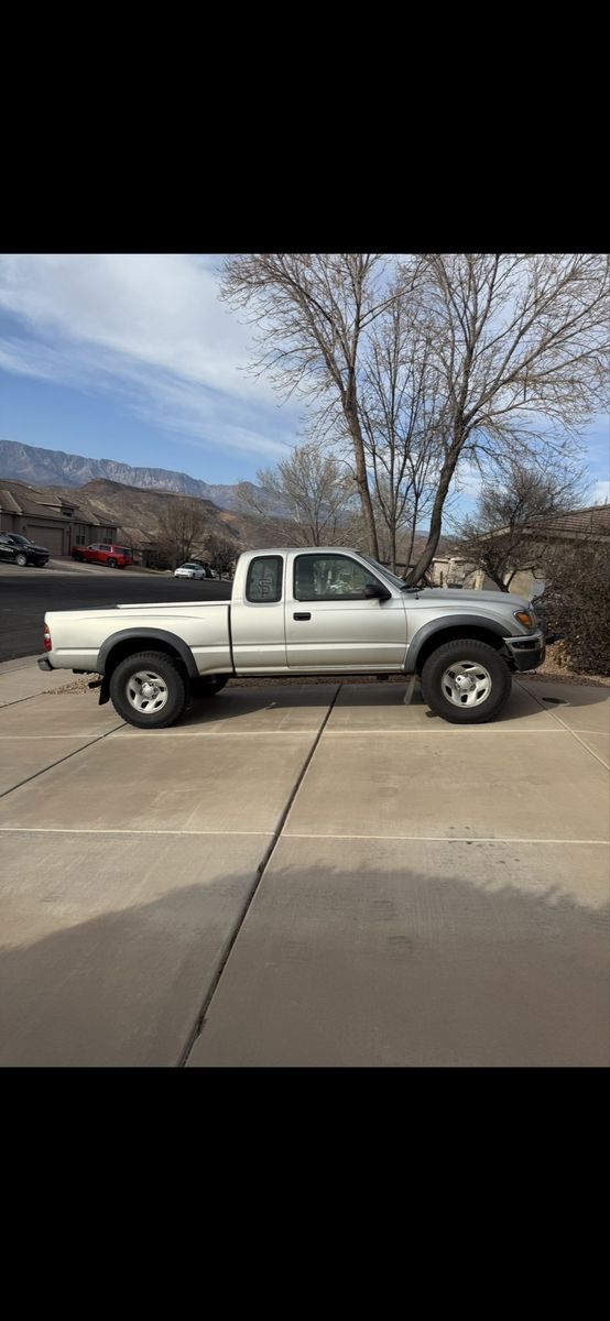 2004 Toyota Tacoma SR5