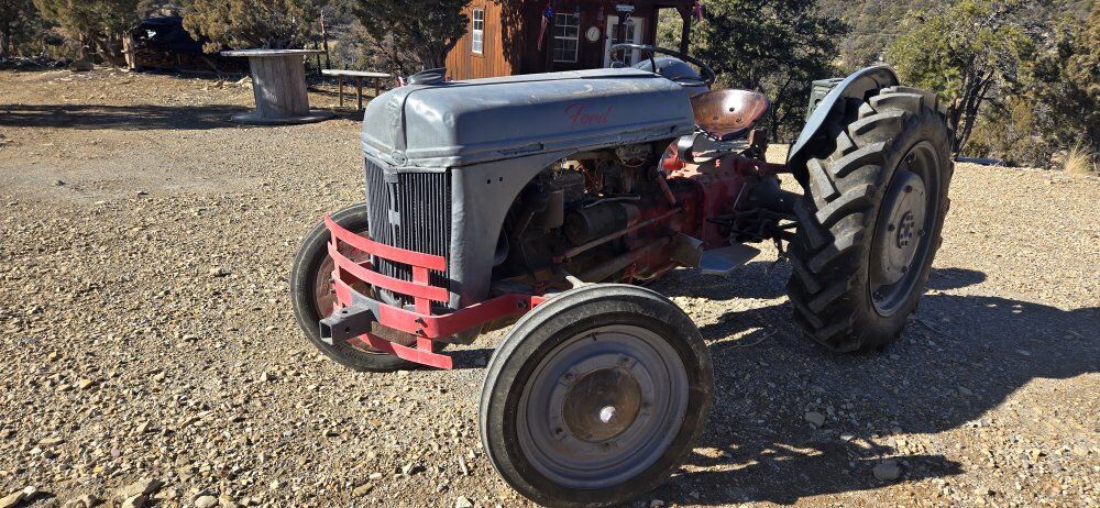 1947 Ford 2n tractor
