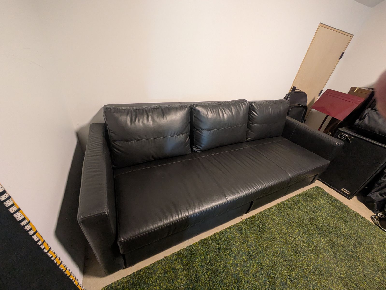Main image 6