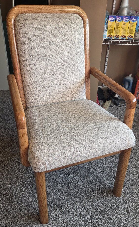6 Oak Dinning Room Chairs priced reduced