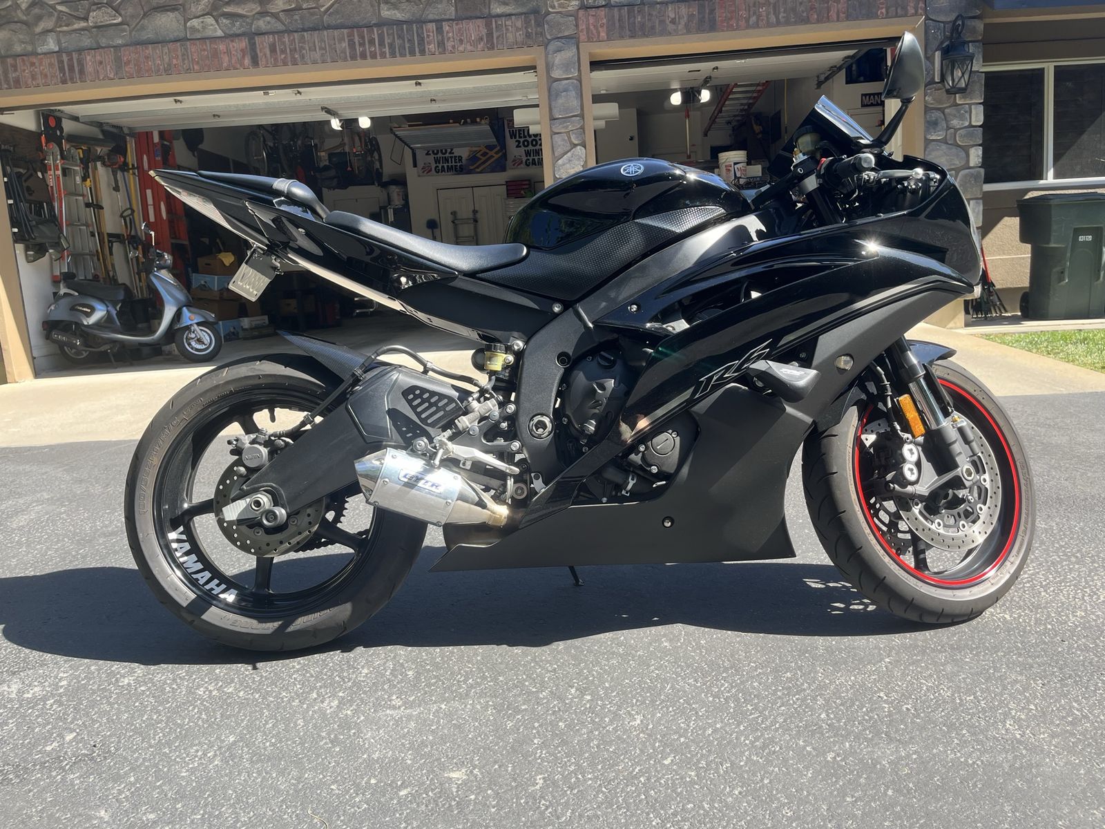 2012 Yamaha YZF-R6 Sportbike - Black, 7,000 Miles, Very Clean