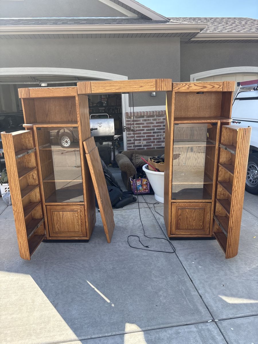 Entertainment center