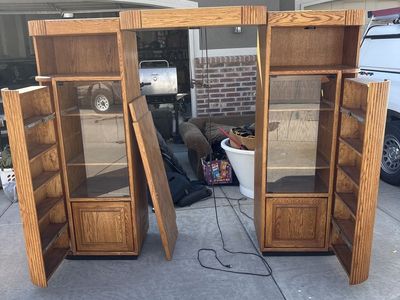 Entertainment center