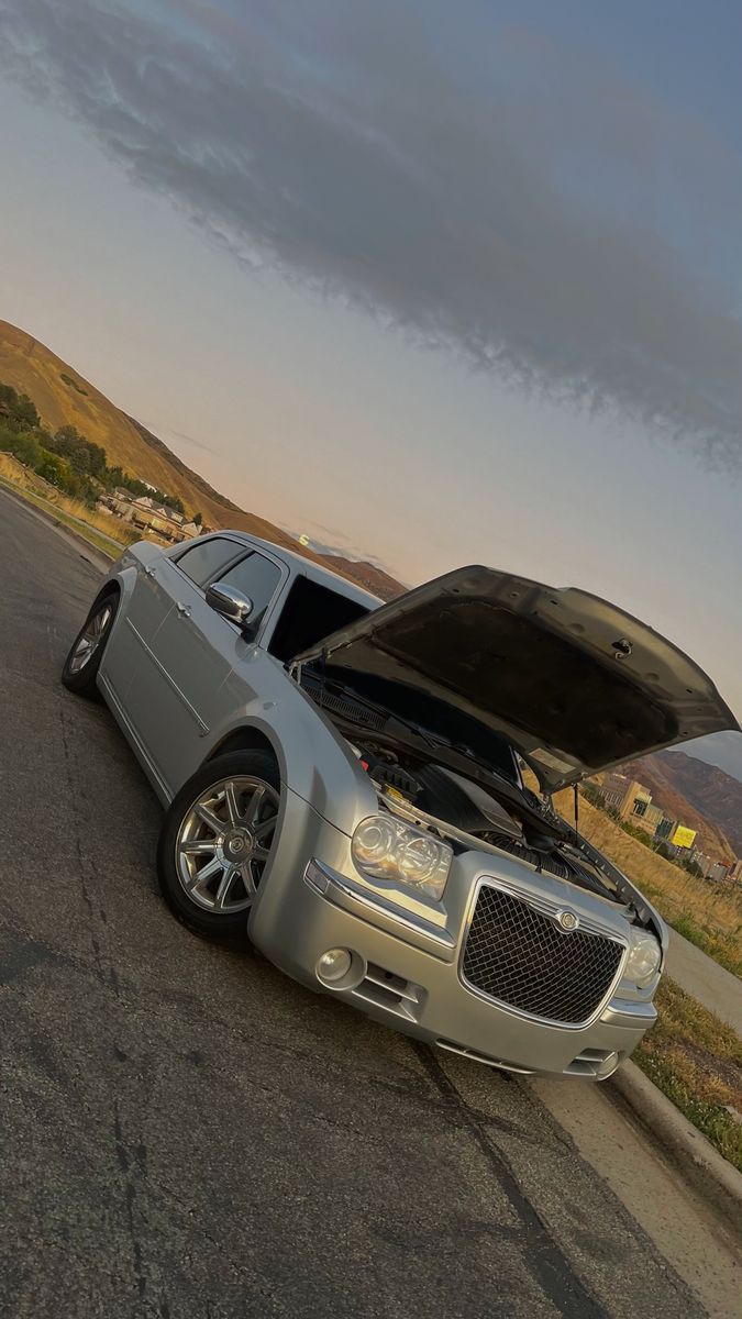 Chrysler 300 Grille