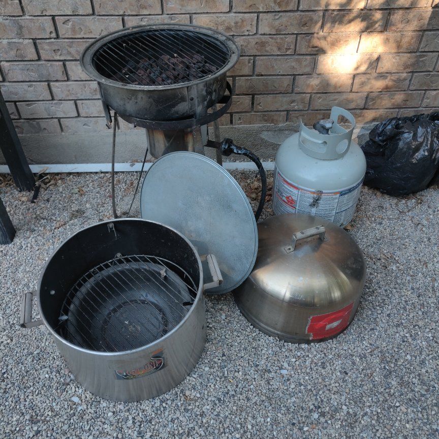 Combo Smoker/Fryer w/tank (mostly full)