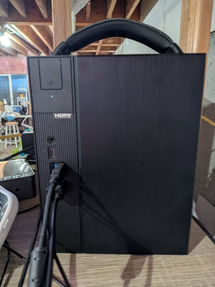ASRock X600-ITX Mini gaming PC w/ AMD Ryzen 5 8600G, Radeon 760M & RX 6600 XT, 32GB RAM DDR5 5