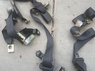 Subaru Seat Belt Assembly Parts Set - Used