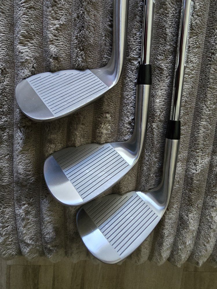 RH Tour Edge TGS wedge set