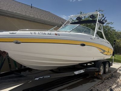 Chaparral 230 SSI Ski Boat - White & Yellow, Great for Watersports