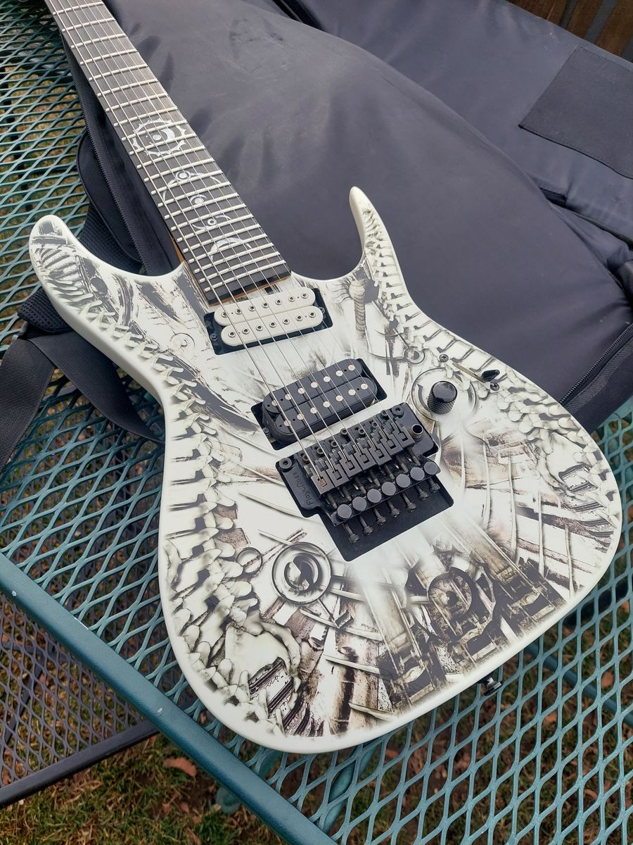 Dean RC7 Wraith - Lundgren M7 - Hardshell matched case