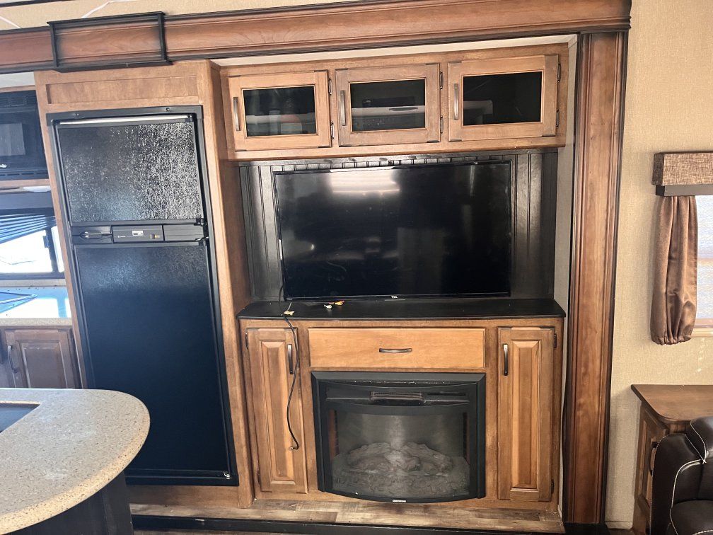 Main image 10