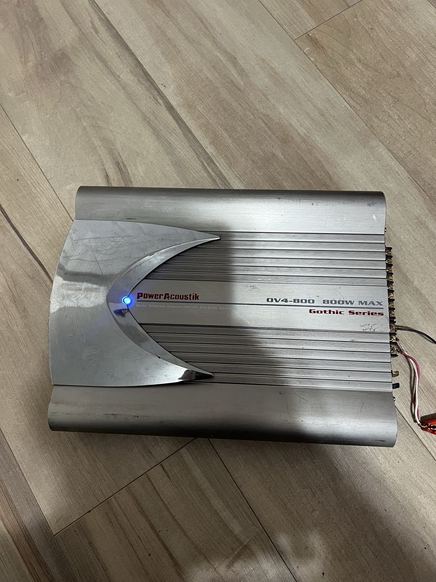 POWER ACUSTIC AMPLIFIER 800watts 4 channels in excellent condition