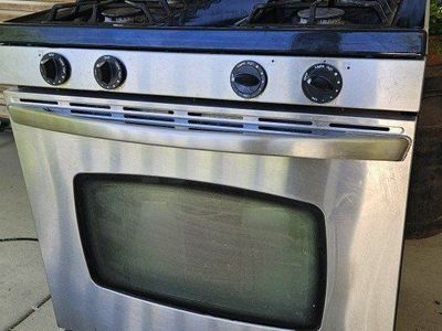 Amana Gas stove