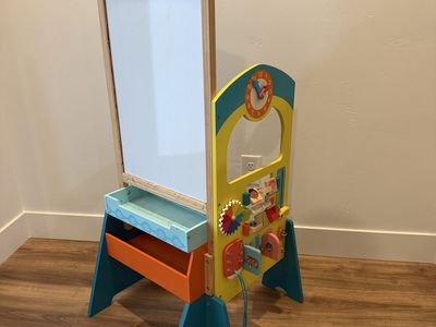 B. Toys Easel White Board / Chalk Board