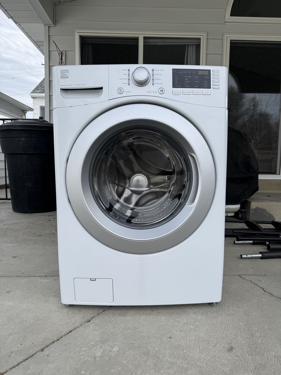Kenmore 41162, 4.3 to 4.5 cu. ft. front-load washing machine