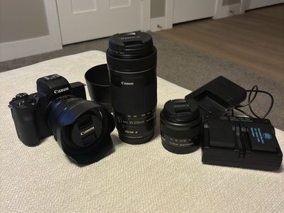 Canon EOS M50 Full Package