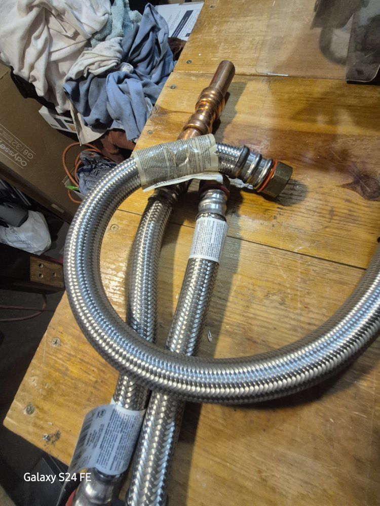 Moving Sale Out state!EVERBILT 12in. 3/4" flexible Pipe.Water Heater Connectors.$40.00 OBO cash only !