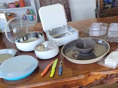 Pampered Chef Lot of Kitchen Servingware and Tools...Everything for $120