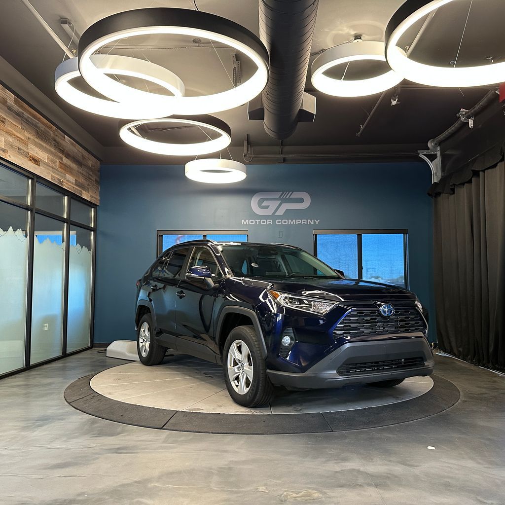 2020 Toyota RAV4 XLE