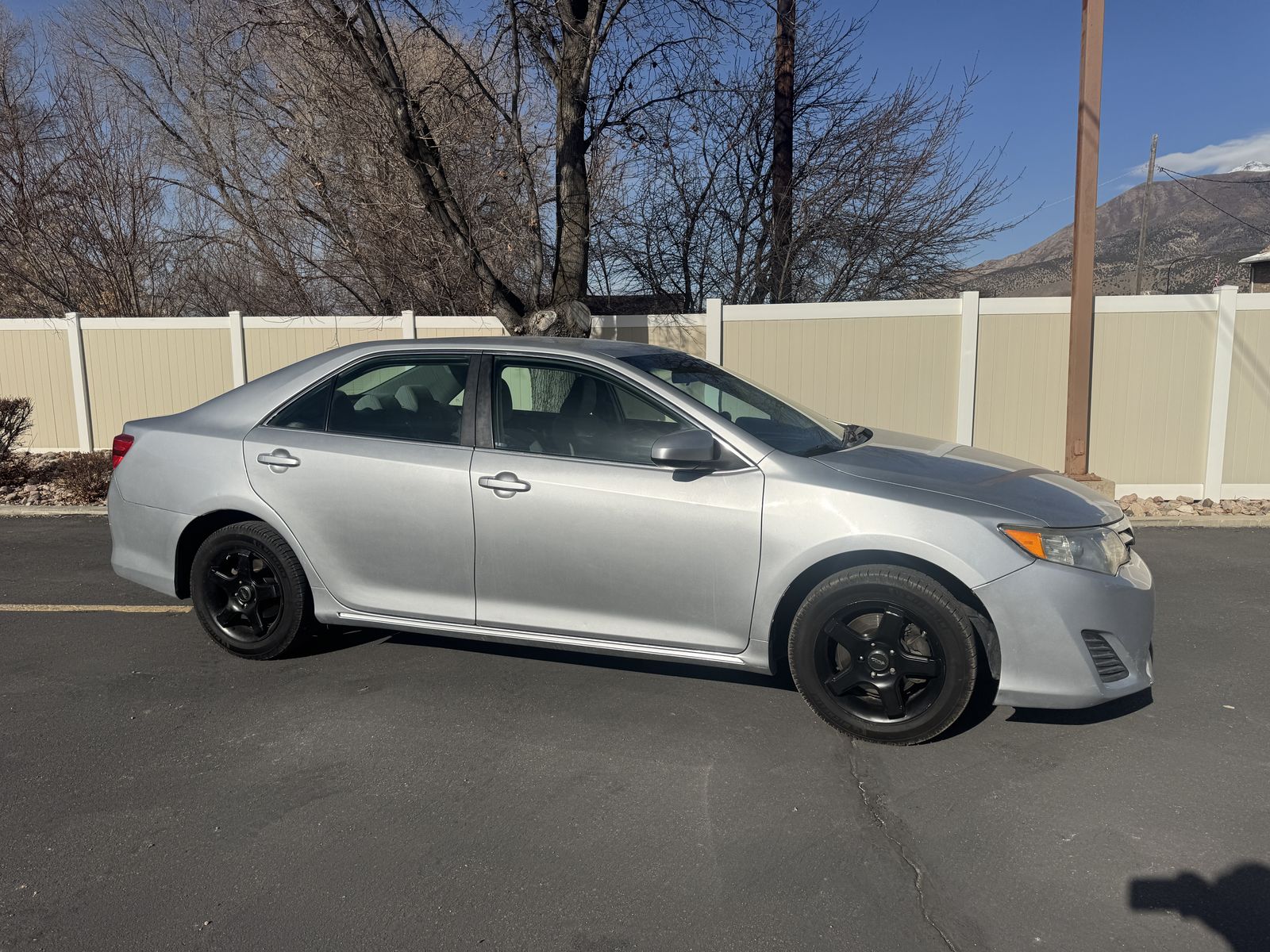 2013 TOYOTA CAMRY LE