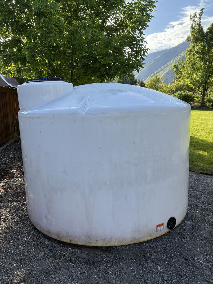 1500 gallon water tank