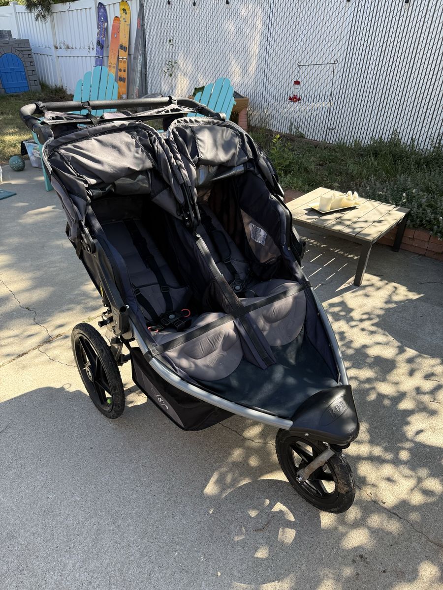 BOB Revolution Double Jogging Stroller