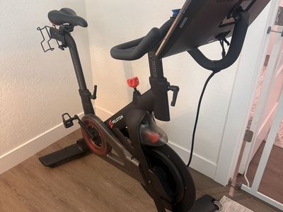 Original Peloton Bike Exercise Bike - Excellent Condition Indoor Cycling with new Large HD Touchscreen