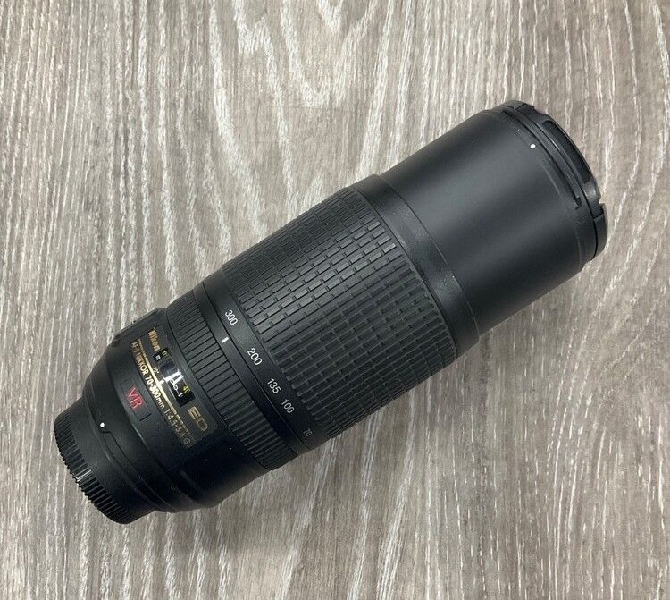 NIKON 70-300MM 1:4.5-5.6 VR CAMERA LENS