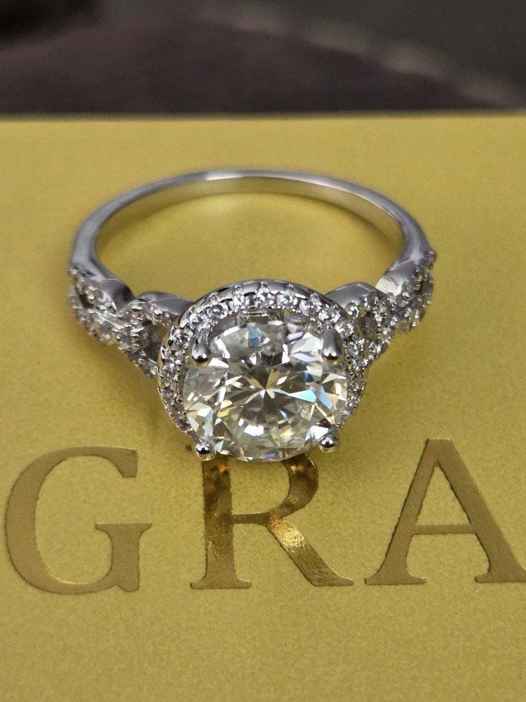 2 carat moissanite ring