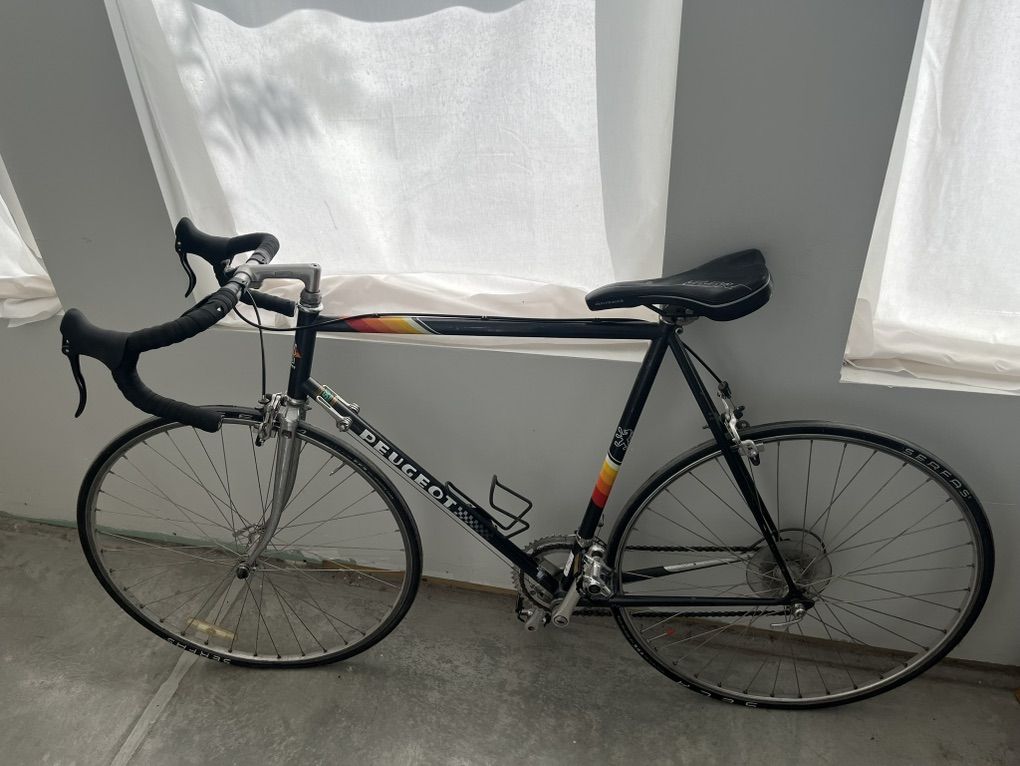 Peugeot Road Bike (vintage)