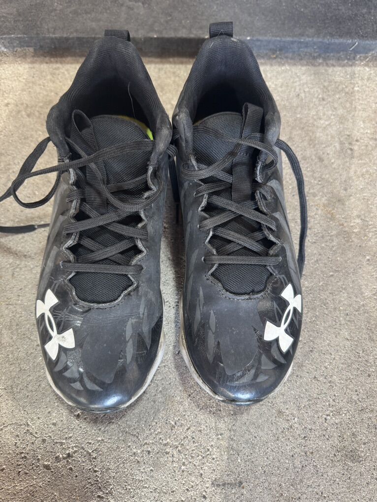 Under Armour Youth Fball/Lax Cleats-Size 4.5