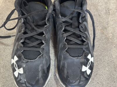 Under Armour Youth Fball/Lax Cleats-Size 4.5