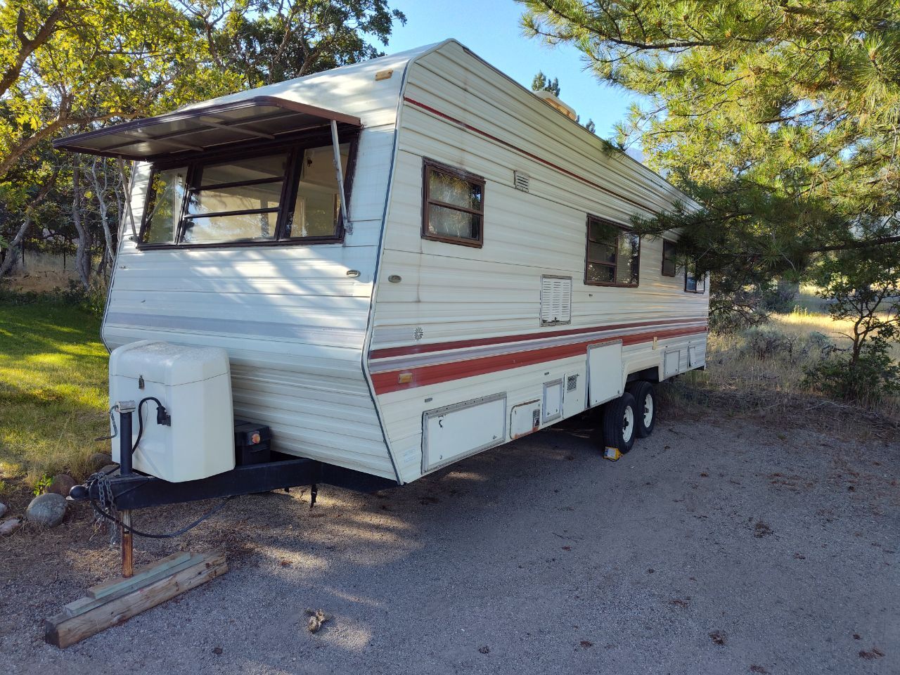 1987 Fleetwood 30' Camp Trailer