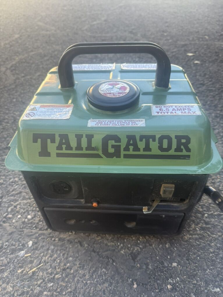Tail Gator 800W 6.5 Amp 2 Cycle Generator