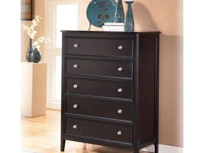 Ashley Furniture Carlyle 5 drawer dresser