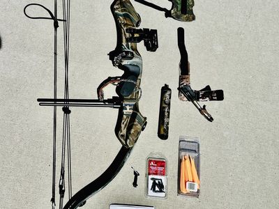 Golden Eagle Compound Bow w/arrows, case and accessories