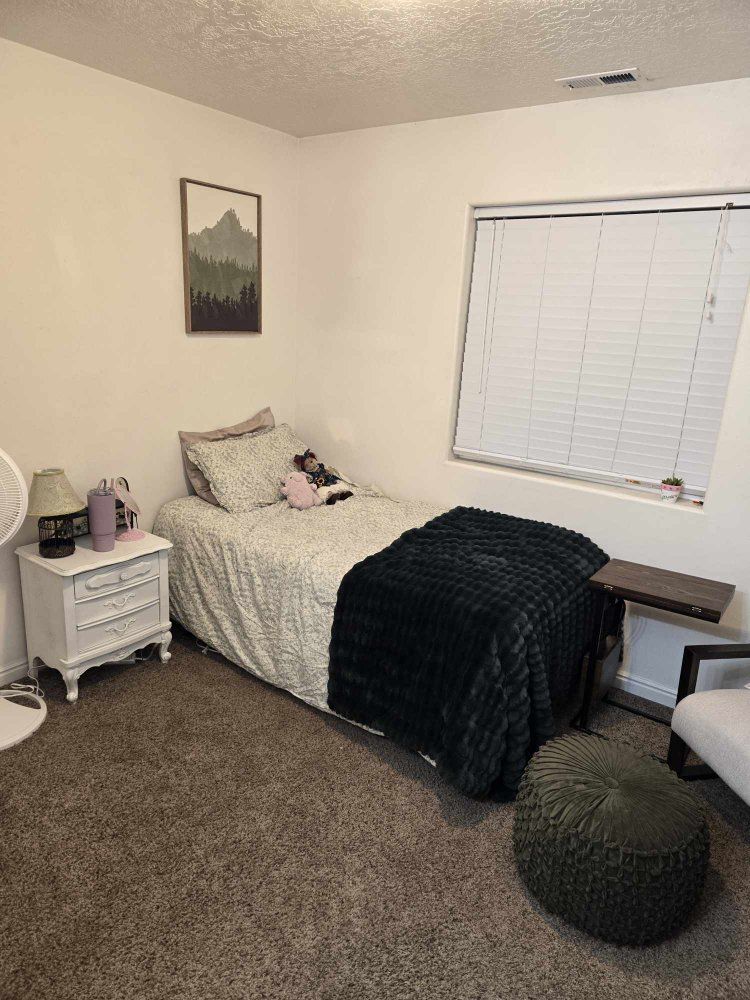 Private room for rent at academy square