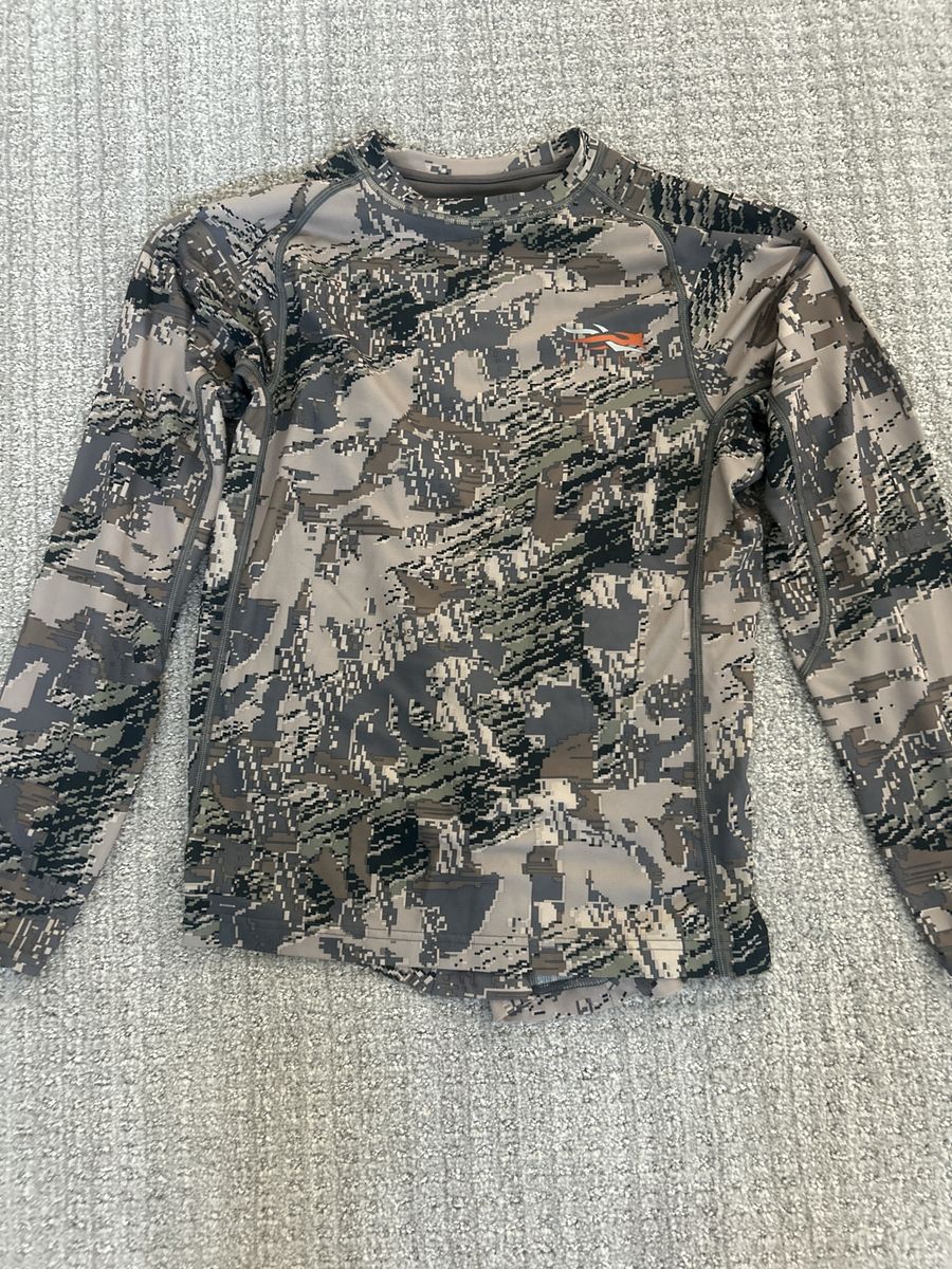 Sitka long sleeve shirt (Men’s M)