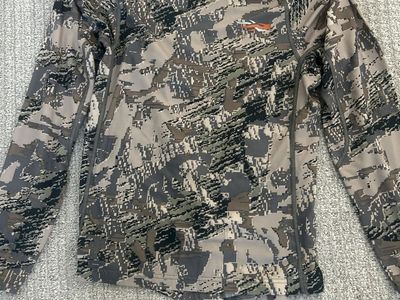 Sitka long sleeve shirt (Men’s M)