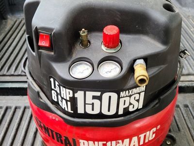 Central Pneumatic 6 Gallon 1.5 HP Air Compressor