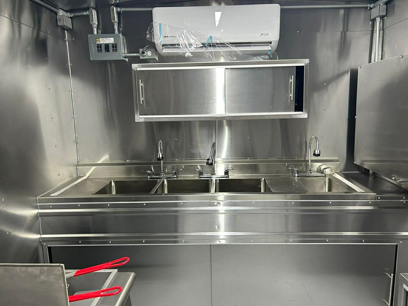 Main image 11