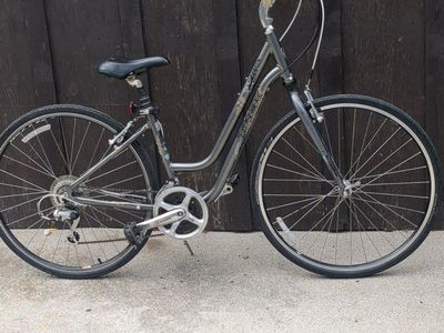 2012 Trek 7300 Wsd hybrid