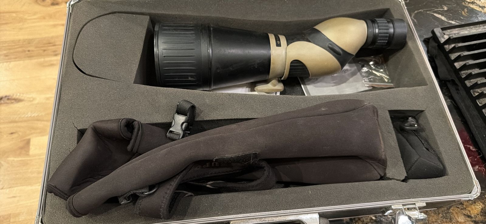 Leupold Kenai Spotting Scope with Hard Carrying Case and Soft Cover
