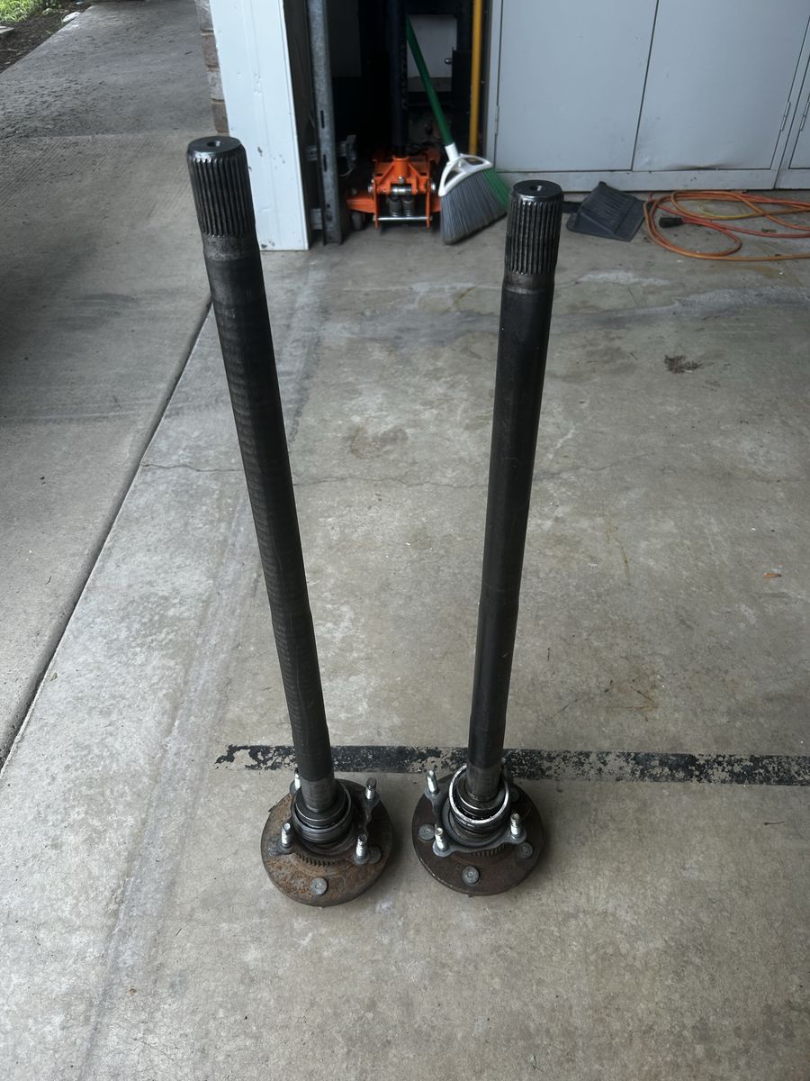 OEM 2007–2018 Jeep Wrangler JK with a Dana 44 rear axle shafts (32 spline)