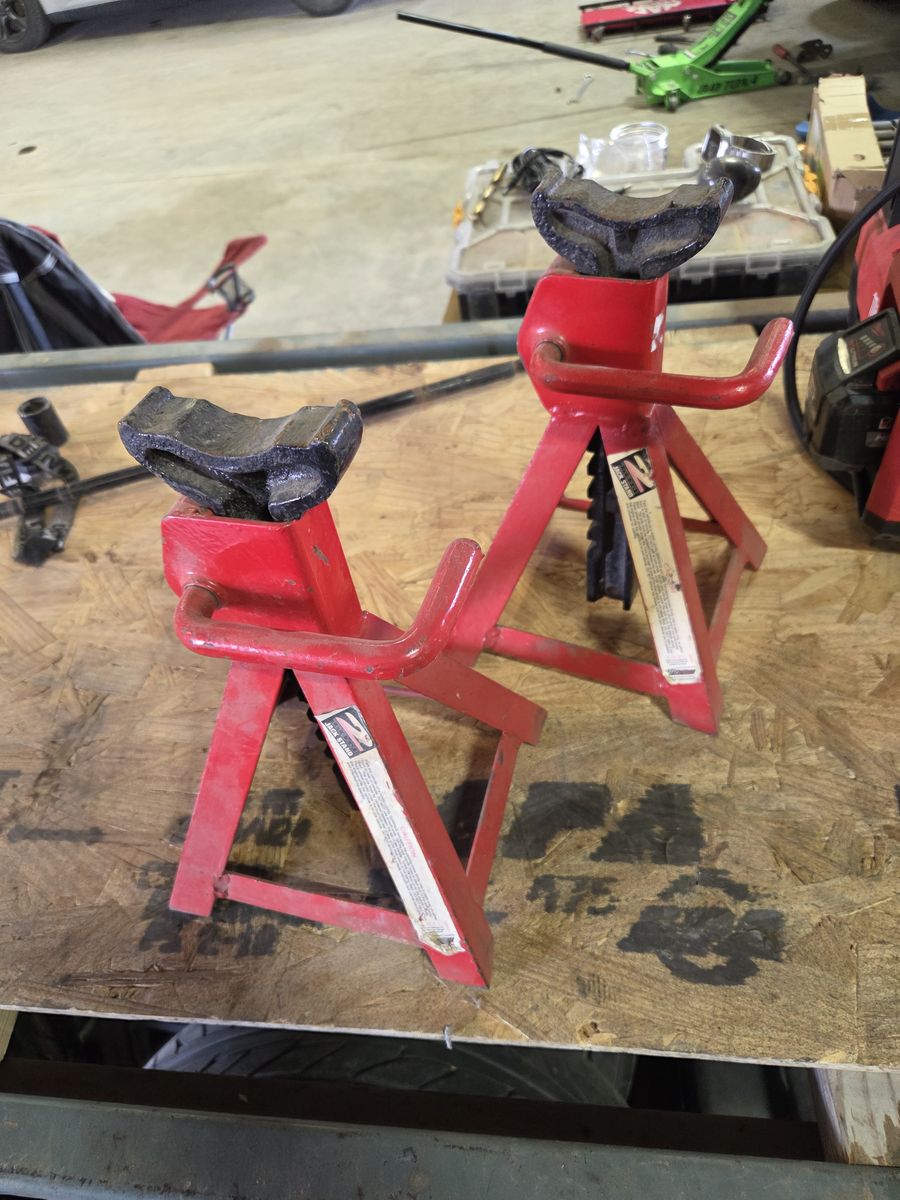 2 ton Jack stands 30 for both