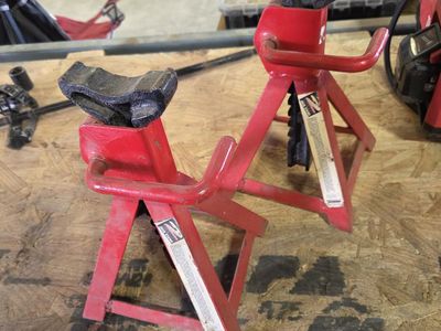 2 ton Jack stands 30 for both