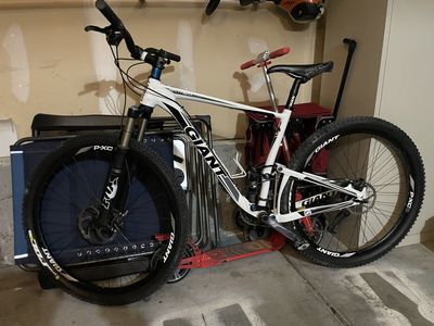 Giant - Full Suspension - 29er - Large