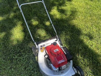 Honda HRA214 mower for parts or repair