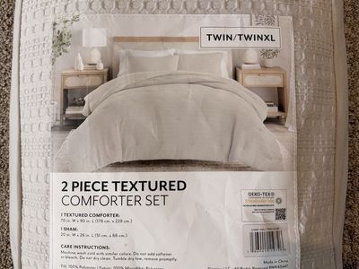 Twin Bedding Set New in Bag